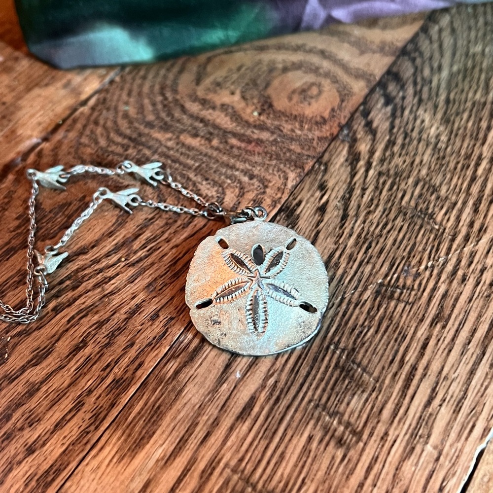 Vintage sterling silver J&C Ferrara sanddollar necklace w dove chain & earrings - Picture 4 of 5
